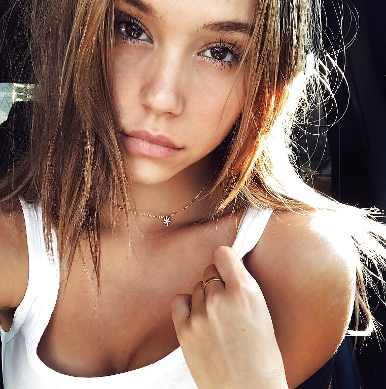 Instagram Babe Alexis Ren - Mojitog  10