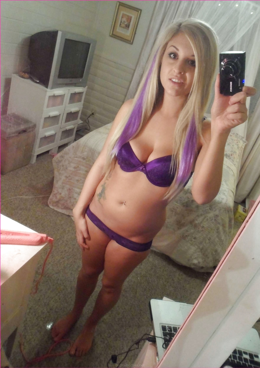 Blonde Teen And Her Toys vol.1 16