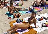  Girls on de beach 36 3